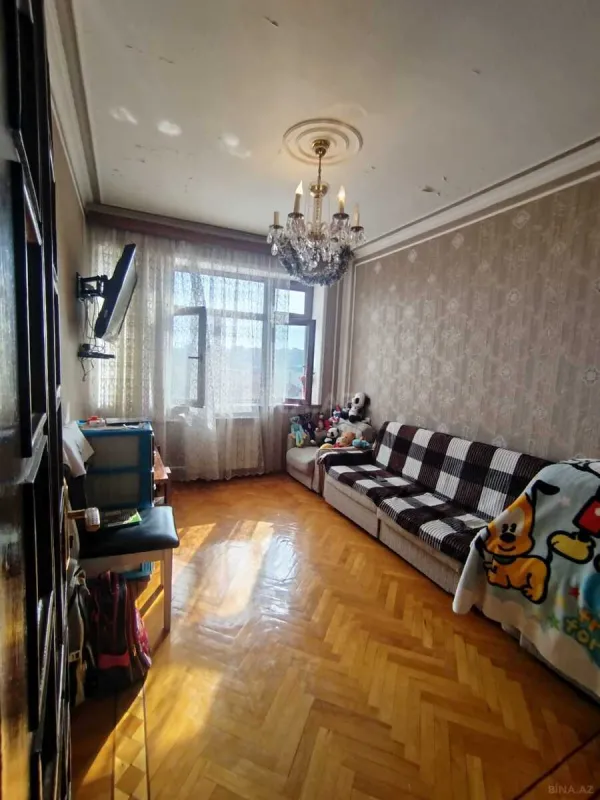 Satılır 4 otaqlı mənzil 100 m²