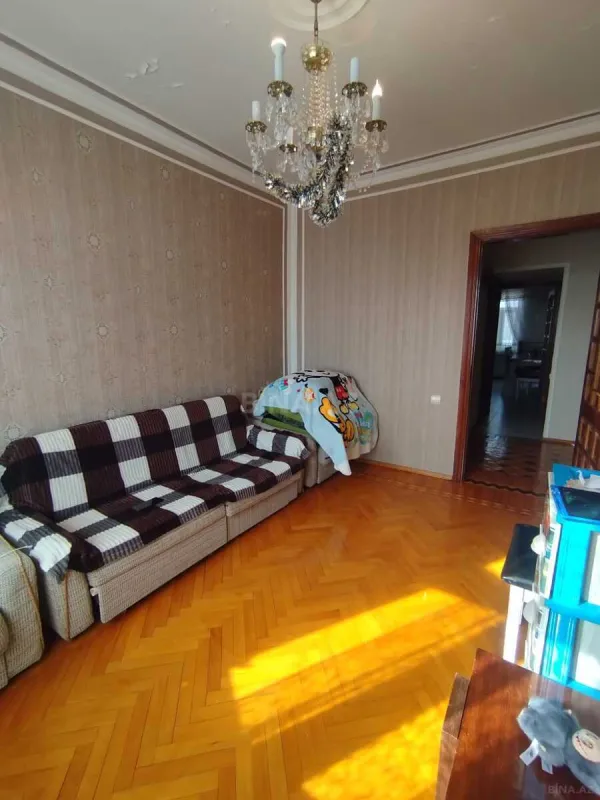 Satılır 4 otaqlı mənzil 100 m²
