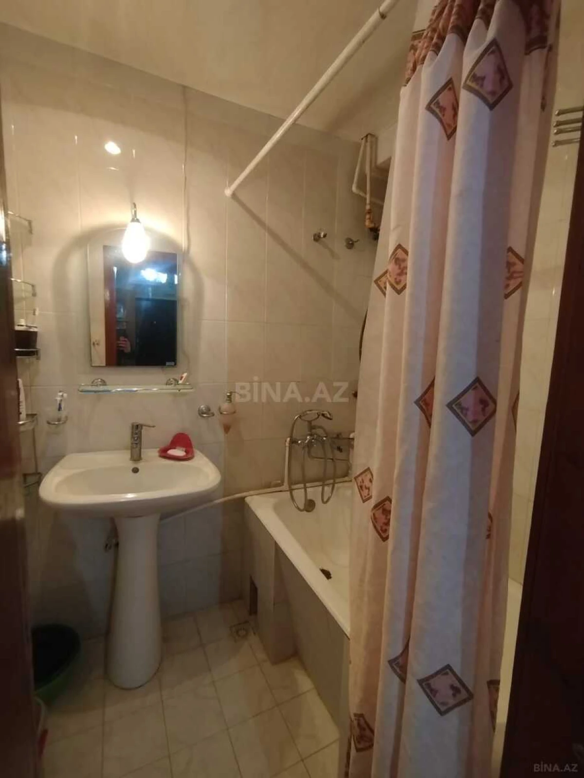 Satılır 4 otaqlı mənzil 100 m²