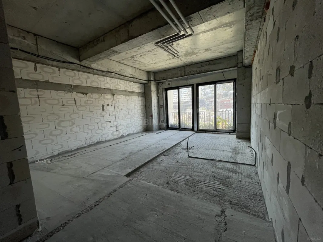 Satılır 4 otaqlı mənzil 288.8 m²