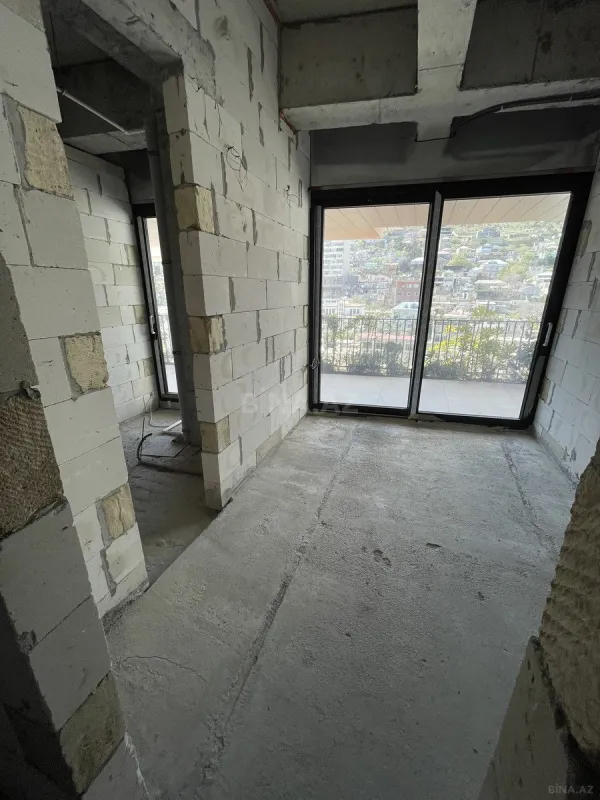 Satılır 4 otaqlı mənzil 288.8 m²