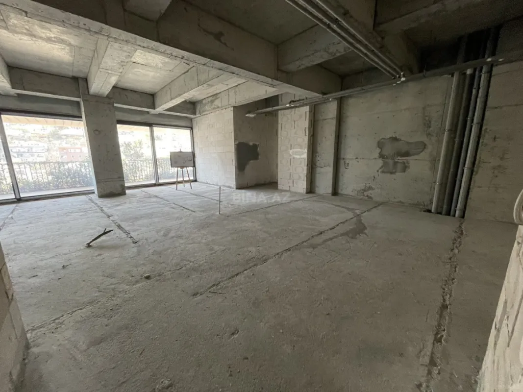 Satılır 4 otaqlı mənzil 288.8 m²