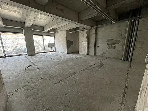 Satılır 4 otaqlı mənzil 288.8 m²