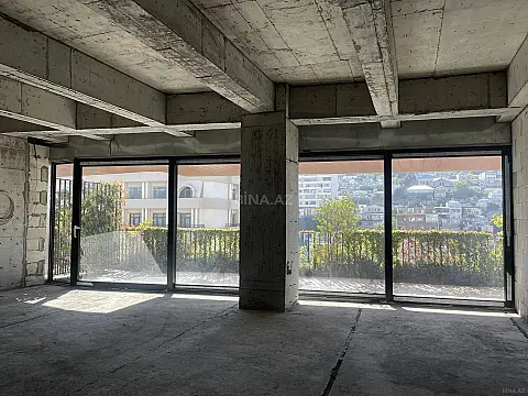 Satılır 4 otaqlı mənzil 288.8 m²