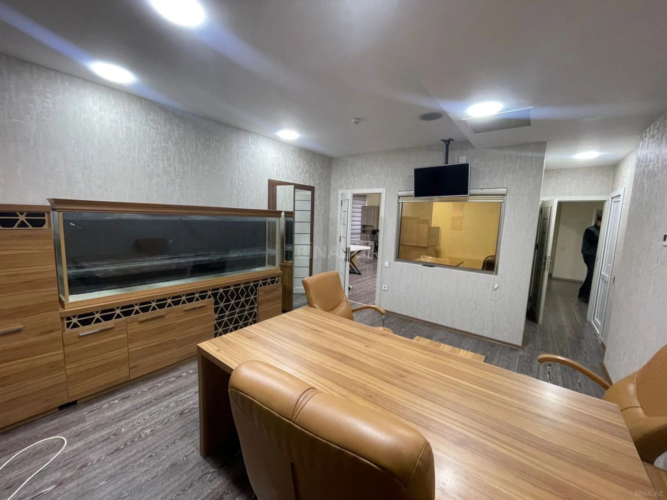 Kirayə verilir 5 otaqlı ofis 165 m²