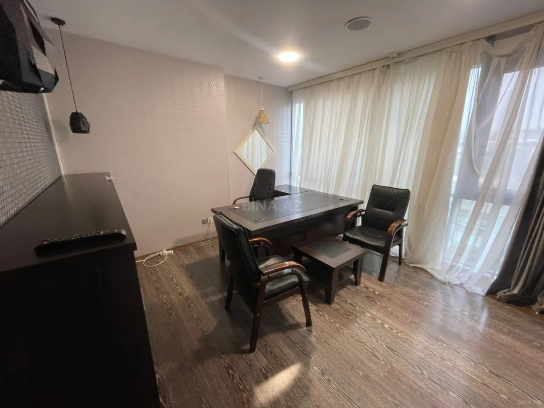 Kirayə verilir 5 otaqlı ofis 165 m²