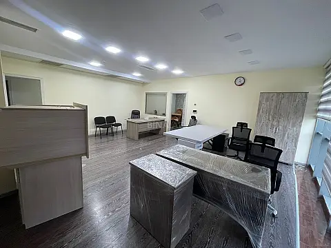 Kirayə verilir 5 otaqlı ofis 165 m²