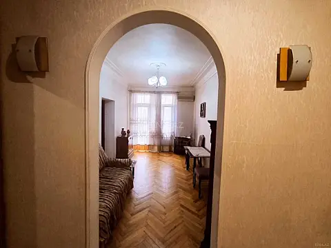 Kirayə verilir 2 otaqlı mənzil 65 m²