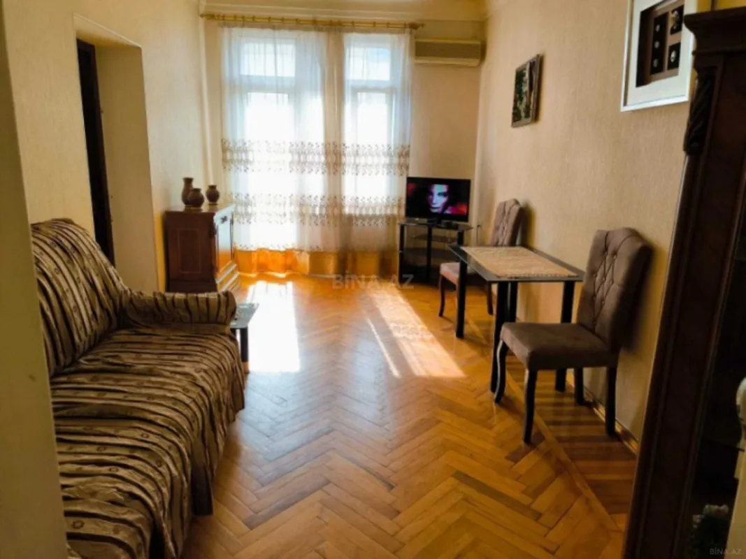 Kirayə verilir 2 otaqlı mənzil 65 m²