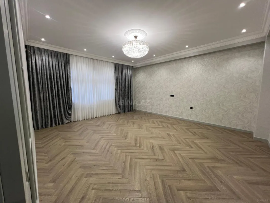 Satılır 3 otaqlı mənzil 150 m²