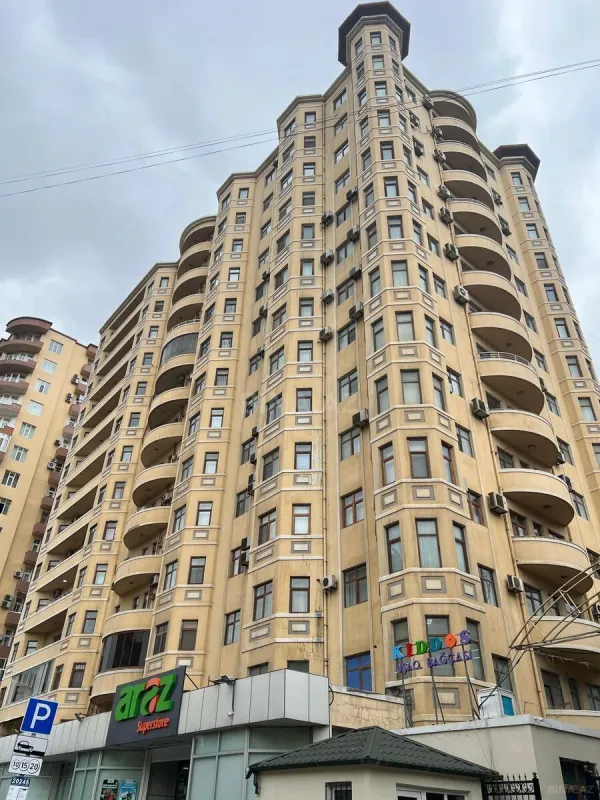 Satılır 3 otaqlı mənzil 150 m²