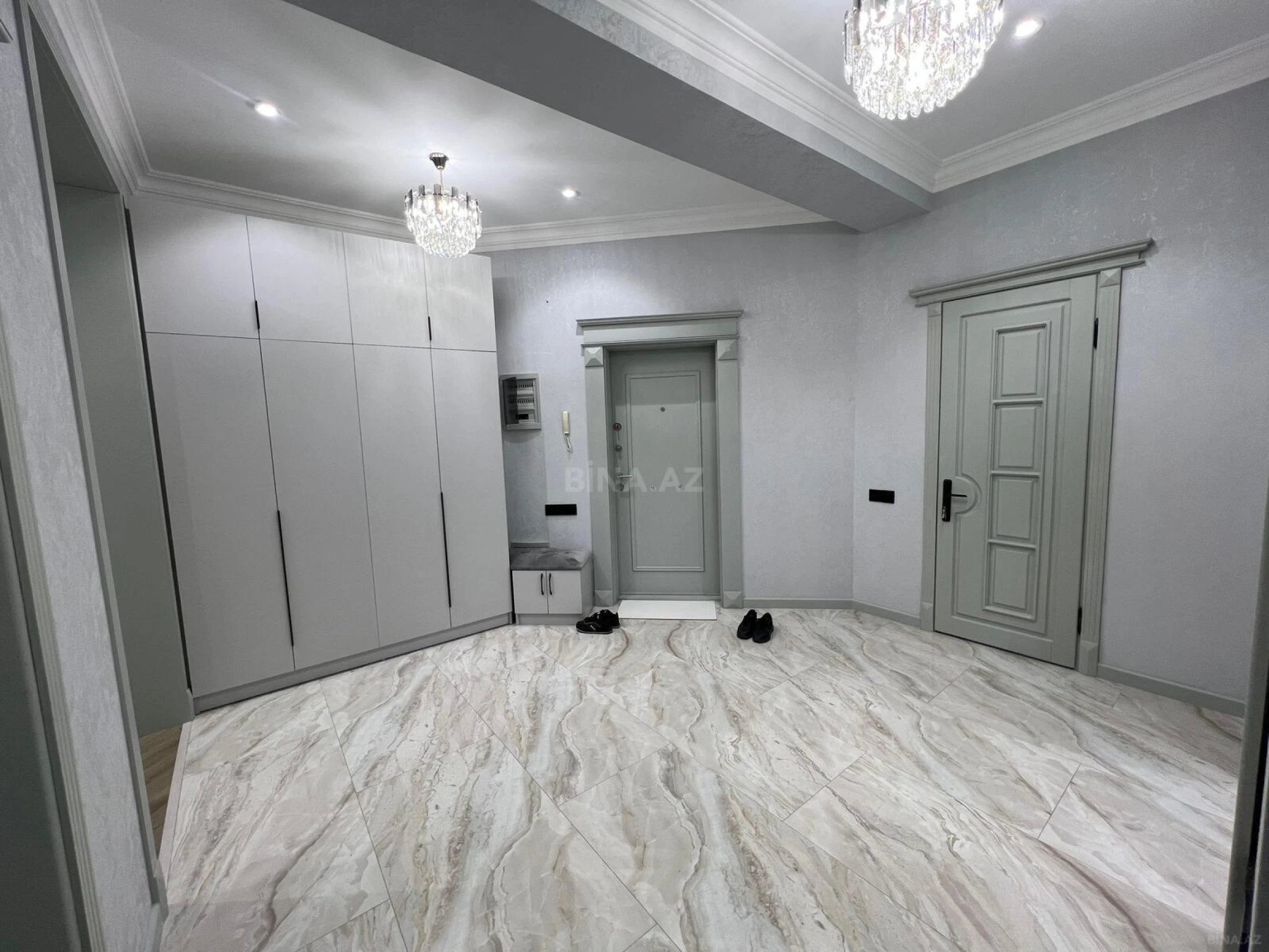 Satılır 3 otaqlı mənzil 150 m²