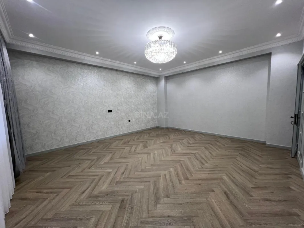 Satılır 3 otaqlı mənzil 150 m²