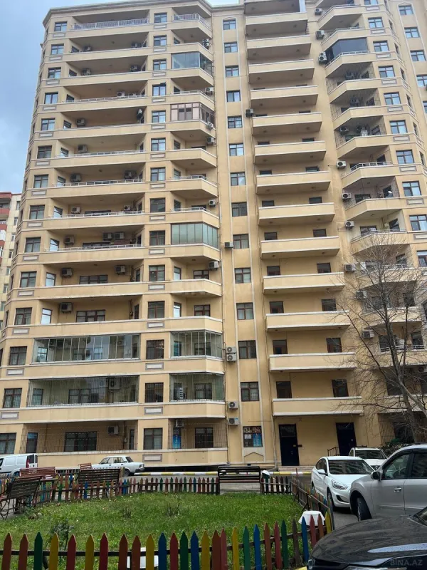 Satılır 3 otaqlı mənzil 150 m²