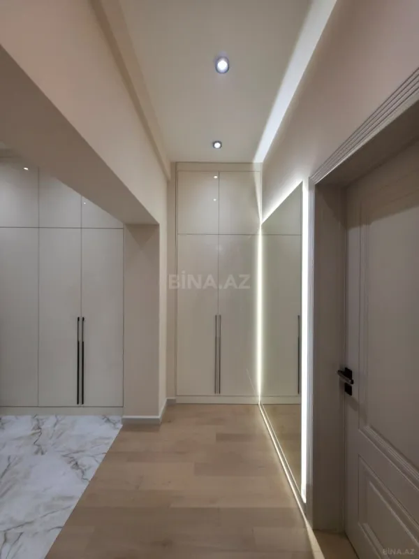 Satılır 2 otaqlı mənzil 68 m²