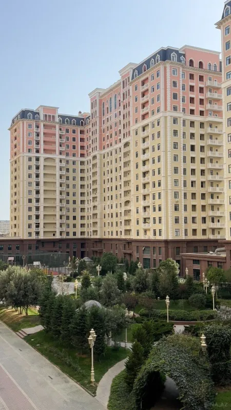 Satılır 2 otaqlı mənzil 68 m²