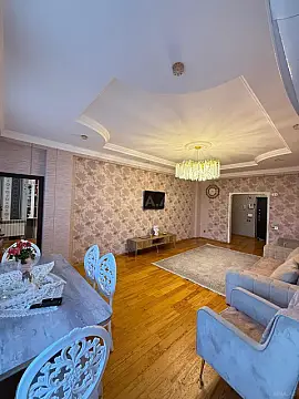 Satılır 3 otaqlı mənzil 100 m² — Bakı, İnşaatçılar 3 otaq 100.00 m²