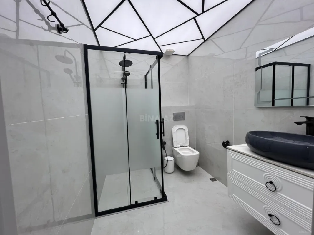 Satılır 4 otaqlı mənzil 200 m²