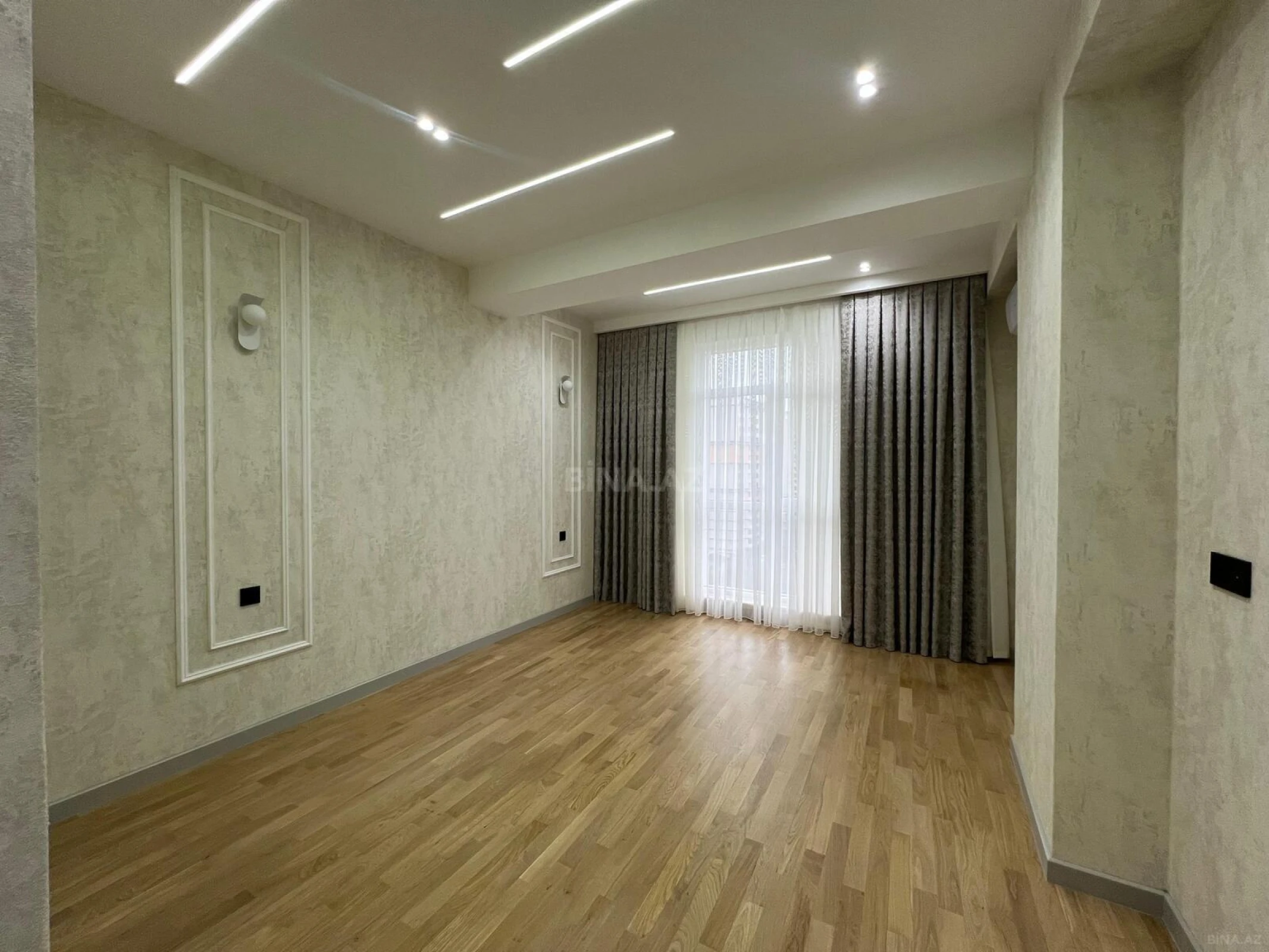Satılır 4 otaqlı mənzil 200 m²