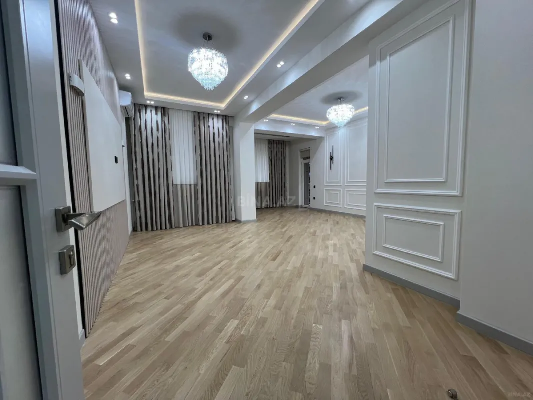 Satılır 4 otaqlı mənzil 200 m²