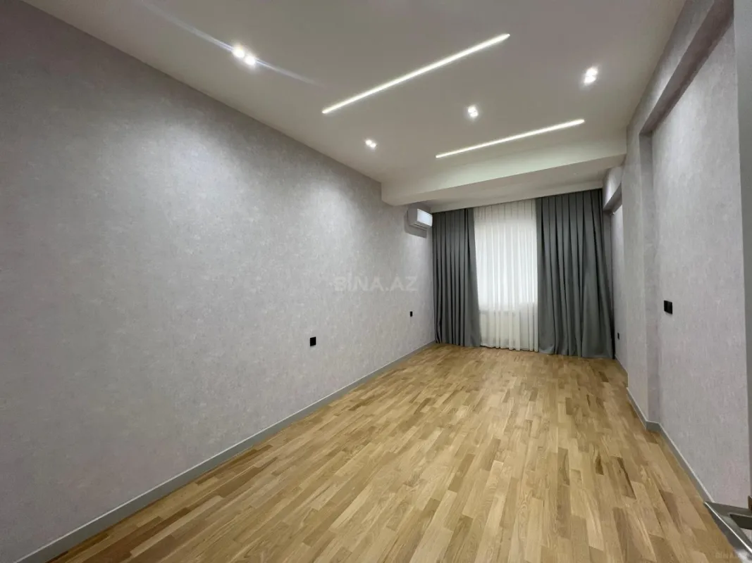 Satılır 4 otaqlı mənzil 200 m²