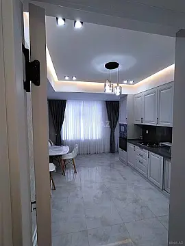 Kirayə verilir 2 otaqlı mənzil 110 m²