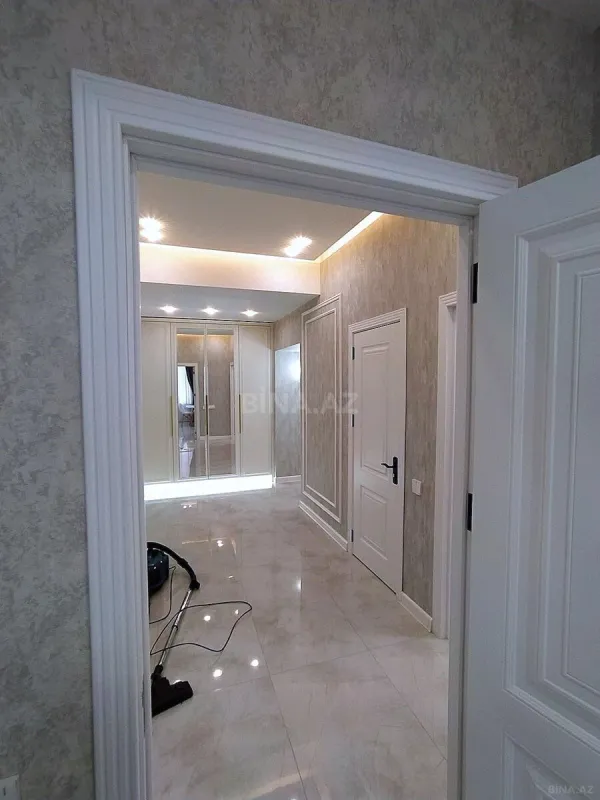 Kirayə verilir 2 otaqlı mənzil 110 m²