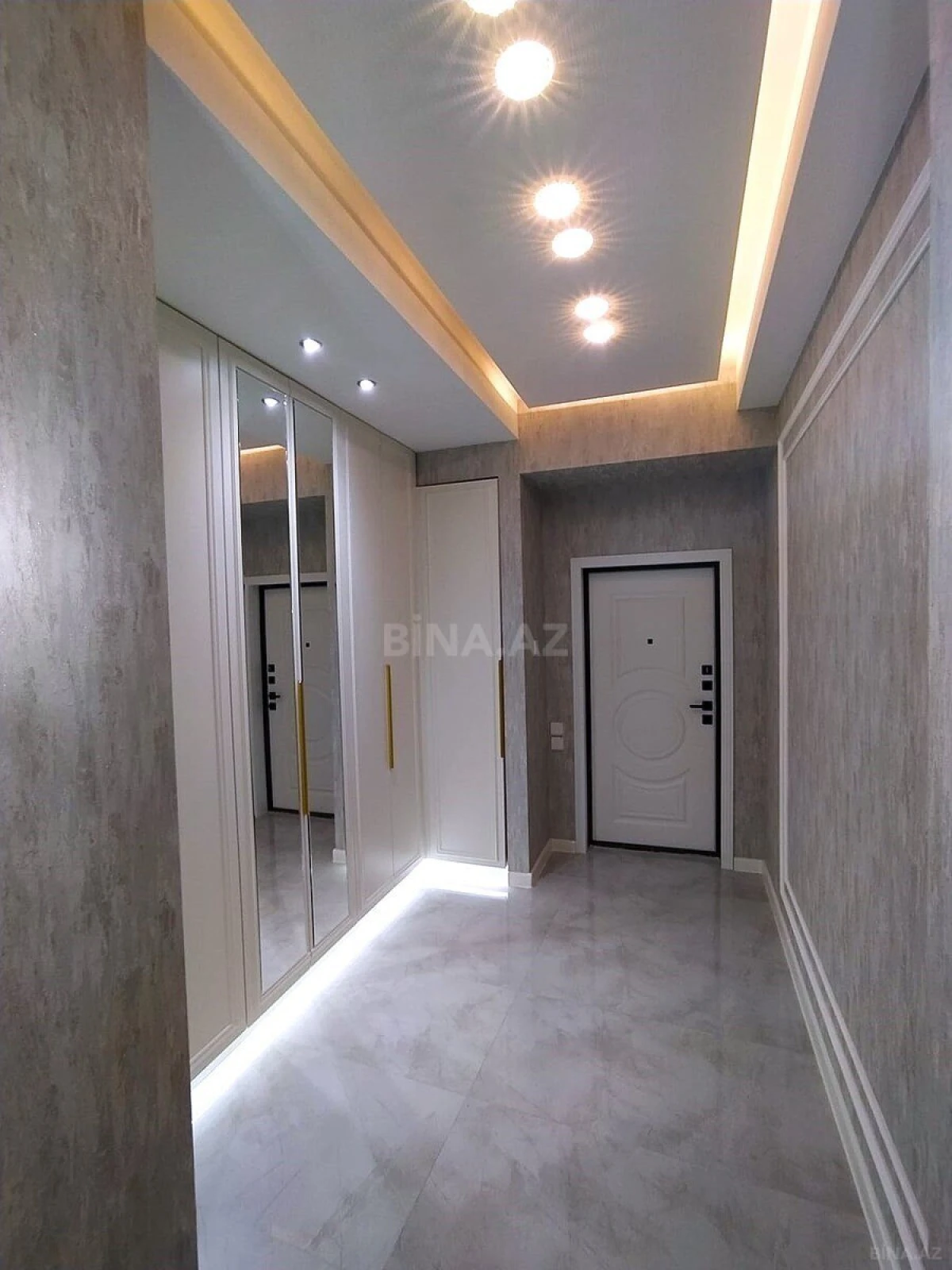 Kirayə verilir 2 otaqlı mənzil 110 m²