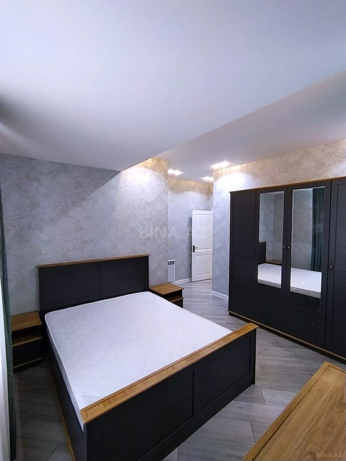 Kirayə verilir 2 otaqlı mənzil 110 m²