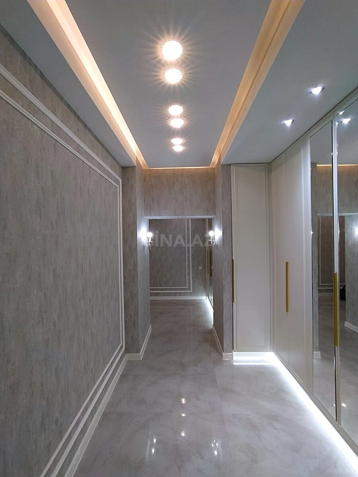 Kirayə verilir 2 otaqlı mənzil 110 m²