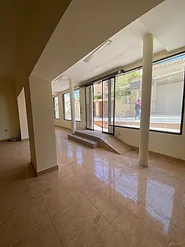 Satılır obyekt 180 m²