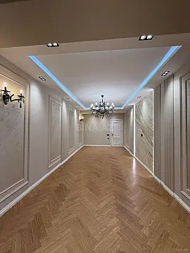 Satılır 4 otaqlı mənzil 140 m²