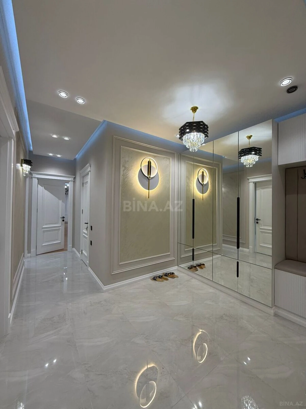 Satılır 4 otaqlı mənzil 140 m²