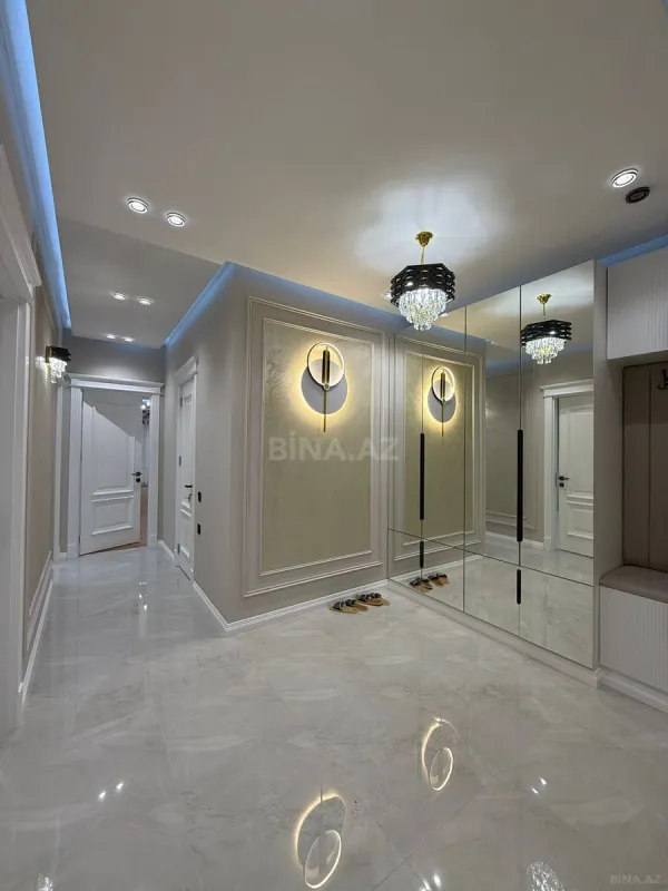 Satılır 4 otaqlı mənzil 140 m²