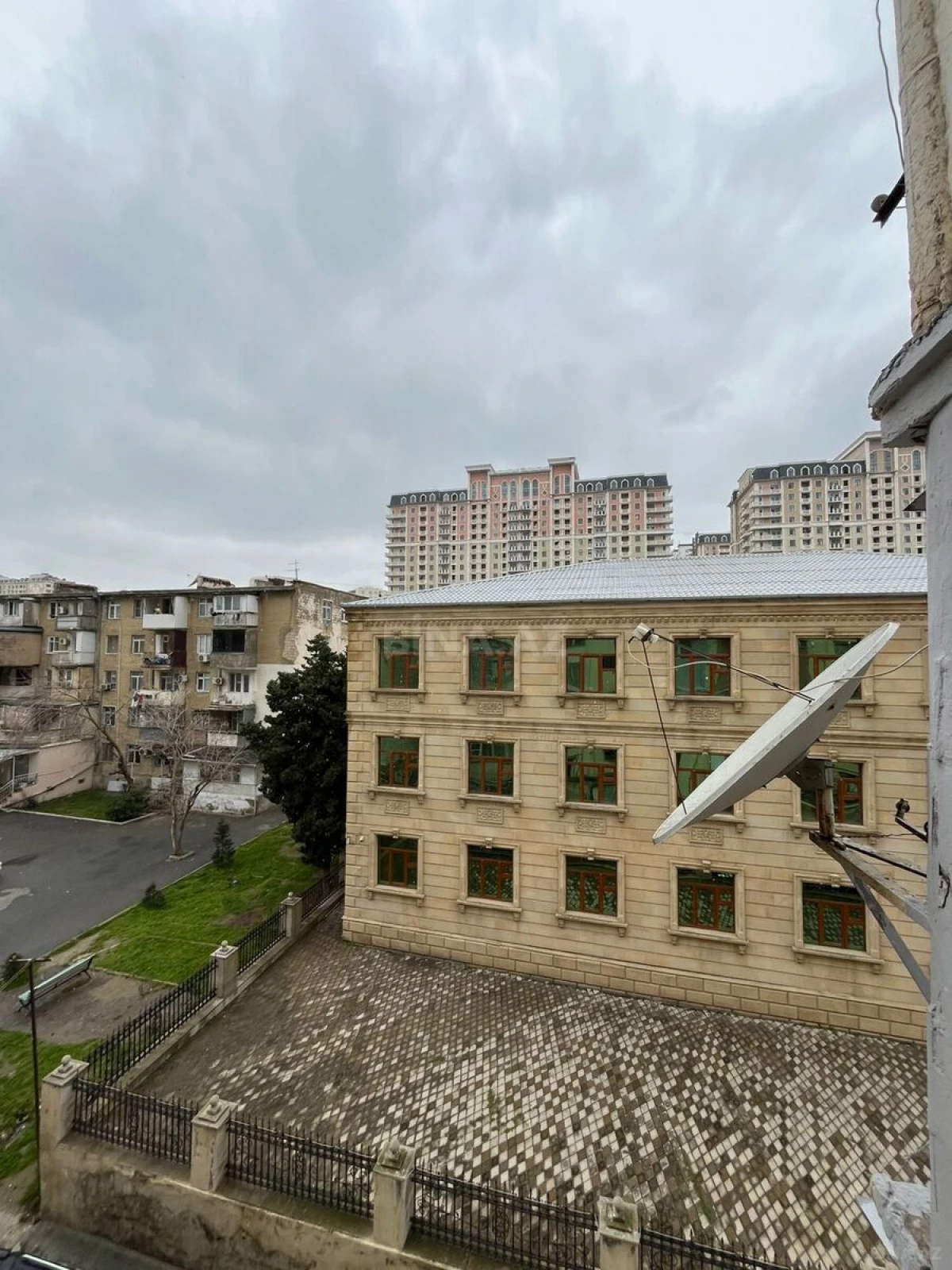 Satılır 3 otaqlı mənzil 70 m²