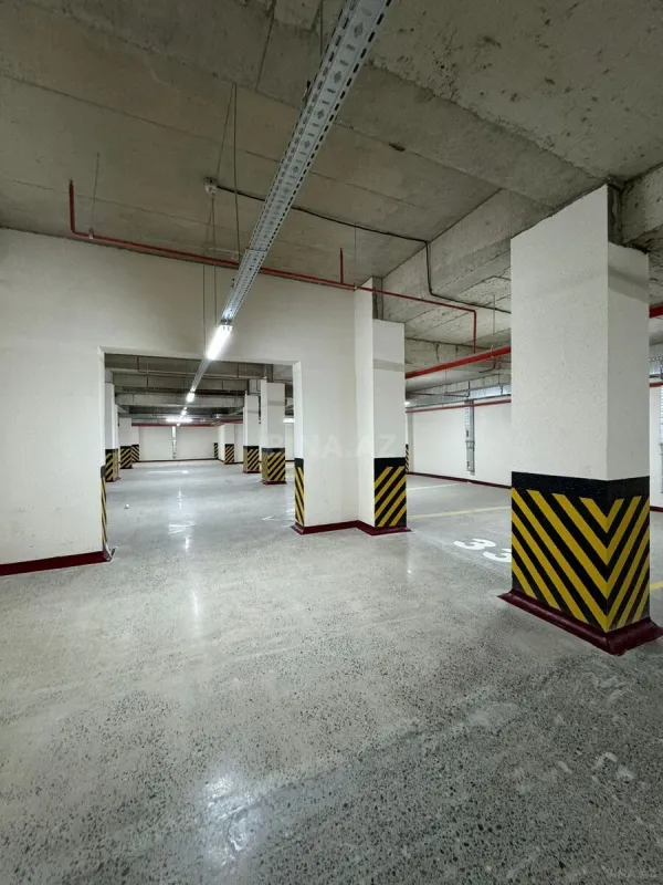 Satılır 5 otaqlı mənzil 215 m²