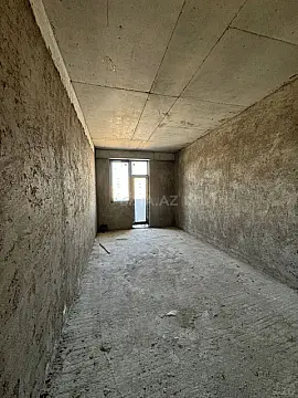 Satılır 5 otaqlı mənzil 215 m²