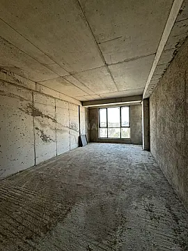 Satılır 5 otaqlı mənzil 215 m²