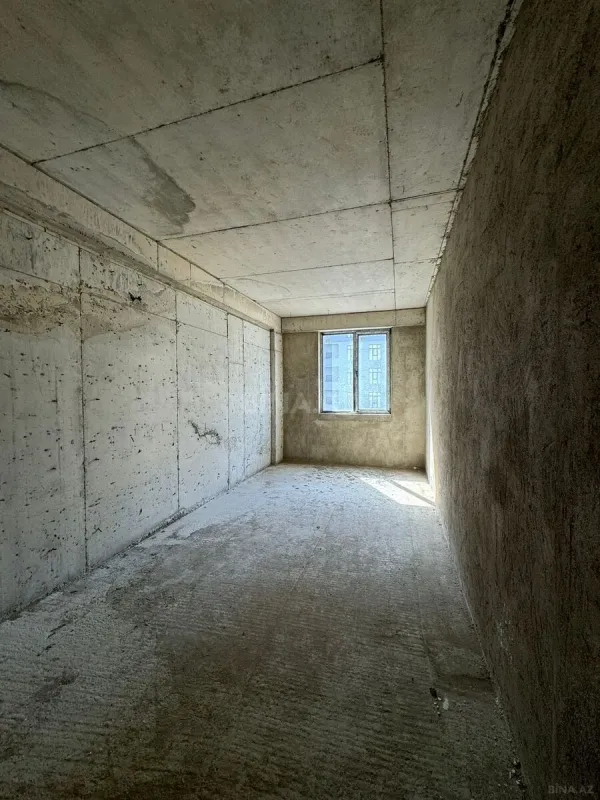 Satılır 5 otaqlı mənzil 215 m²