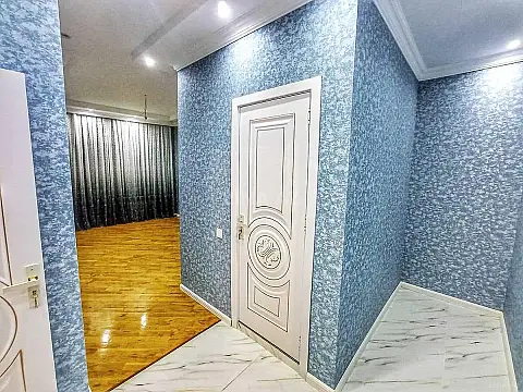 Satılır 4 otaqlı mənzil 179 m²