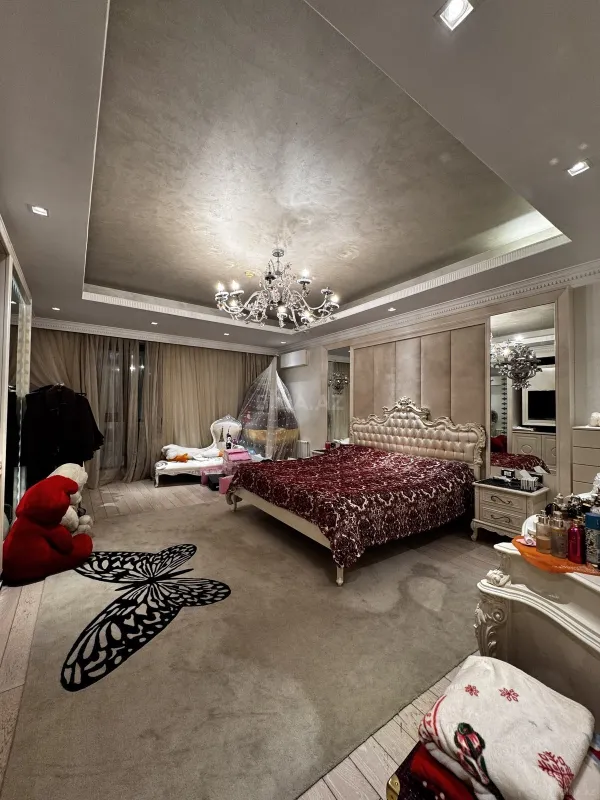 Satılır 3 otaqlı mənzil 250 m²