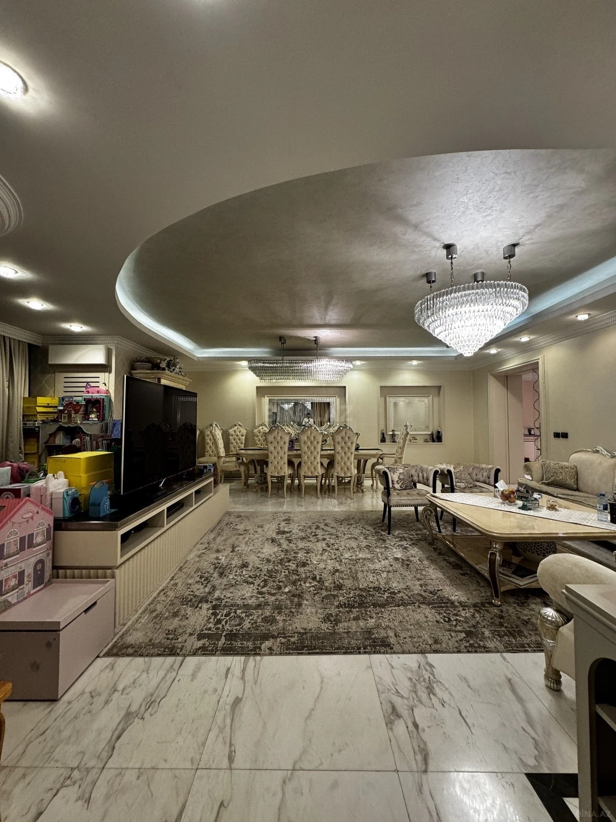 Satılır 3 otaqlı mənzil 250 m²