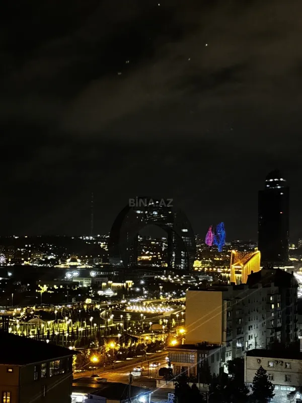 Satılır 3 otaqlı mənzil 250 m²