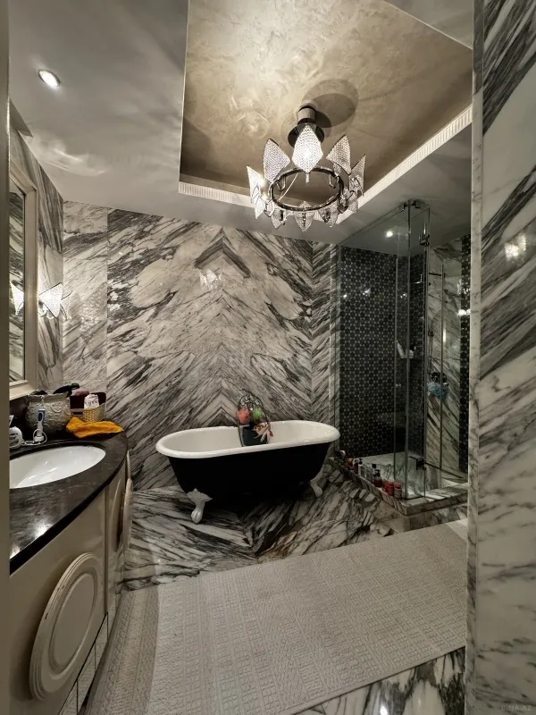 Satılır 3 otaqlı mənzil 250 m²