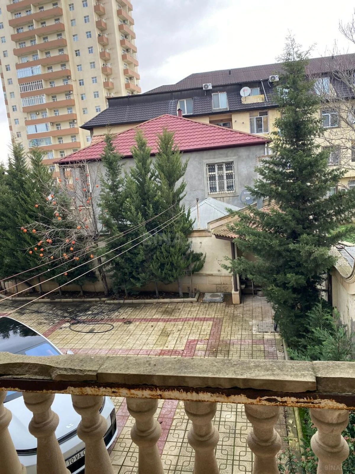 Satılır 6 otaqlı həyət evi 400 m²