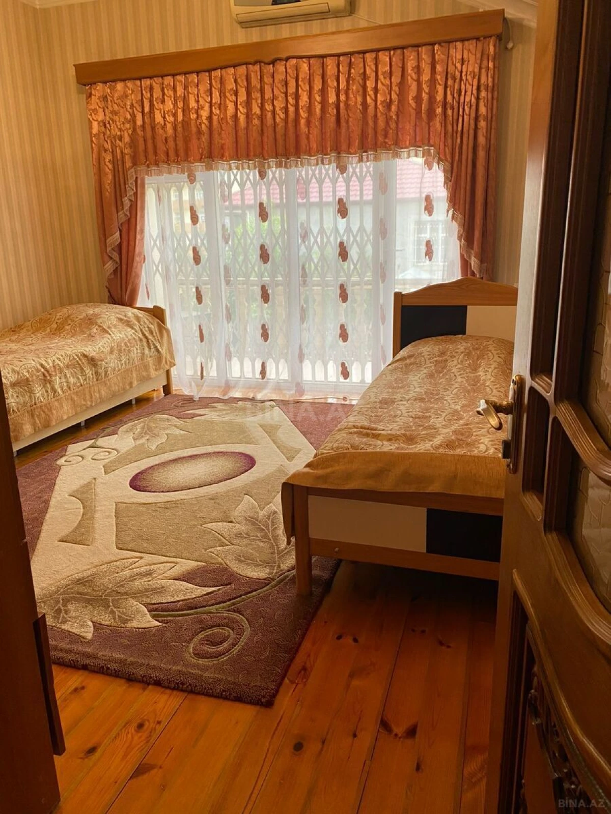 Satılır 6 otaqlı həyət evi 400 m²