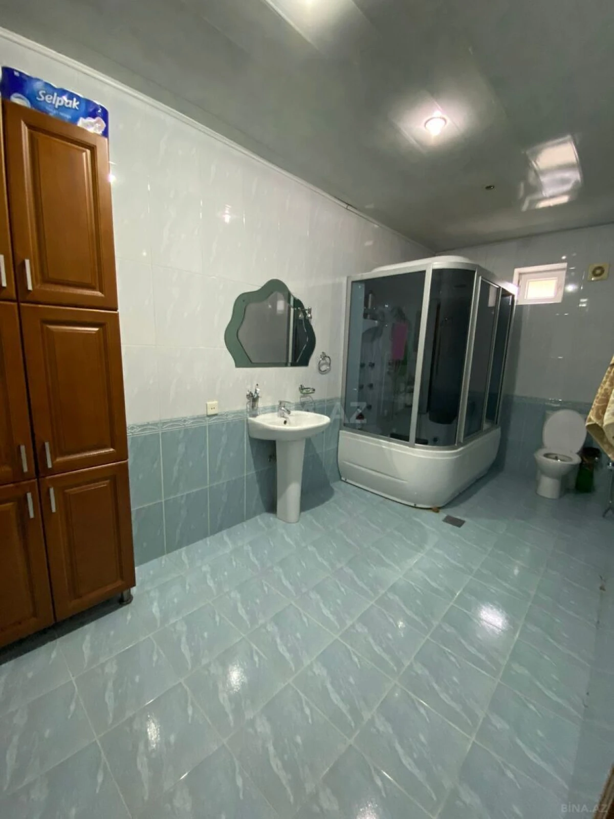 Satılır 6 otaqlı həyət evi 400 m²