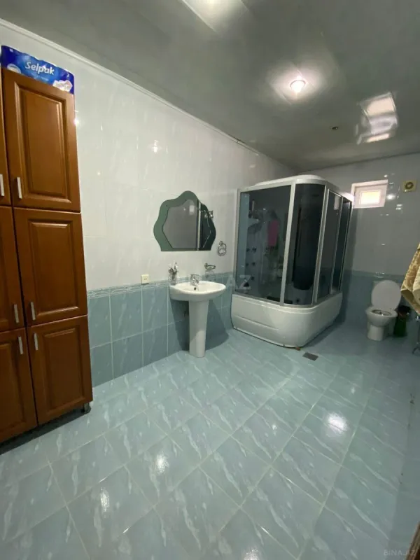 Satılır 6 otaqlı həyət evi 400 m²