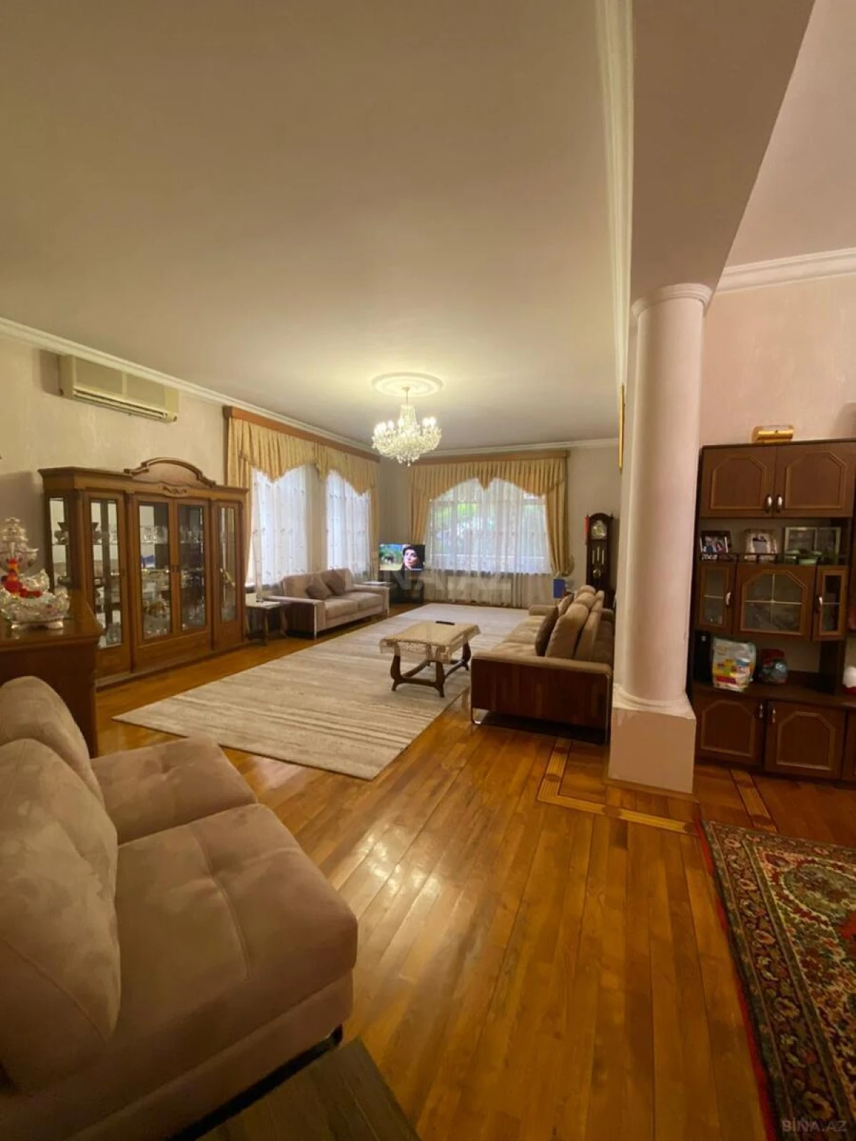 Satılır 6 otaqlı həyət evi 400 m²