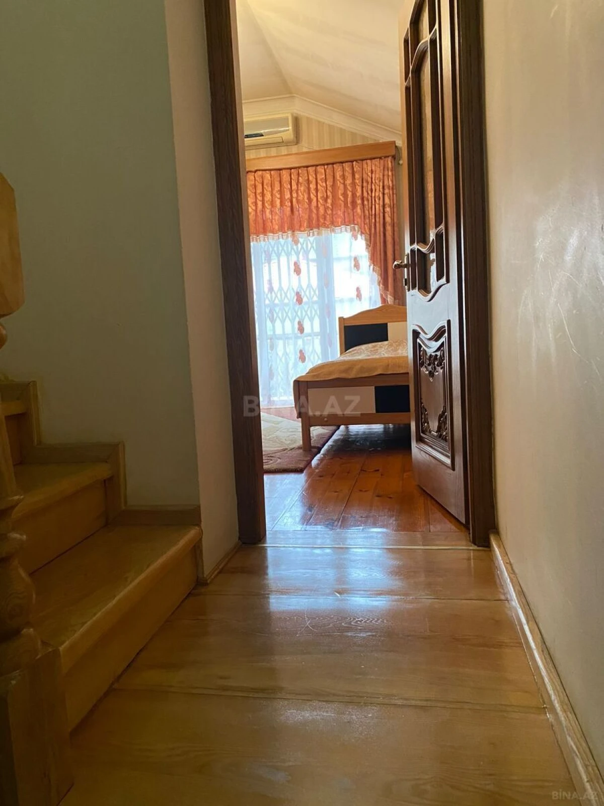 Satılır 6 otaqlı həyət evi 400 m²